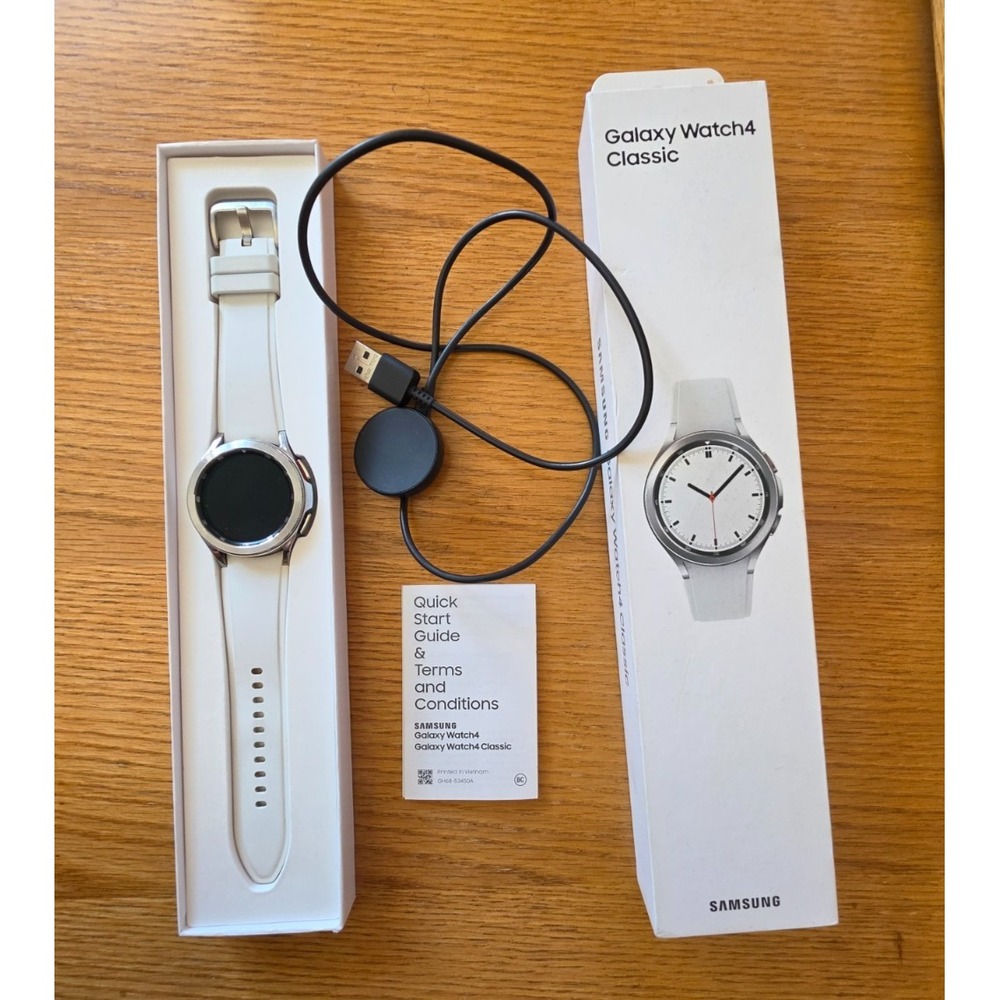Samsung Galaxy Watch4 Classic 42mm Silver SM-R880 Bluetooth WiFi GPS w/ Box